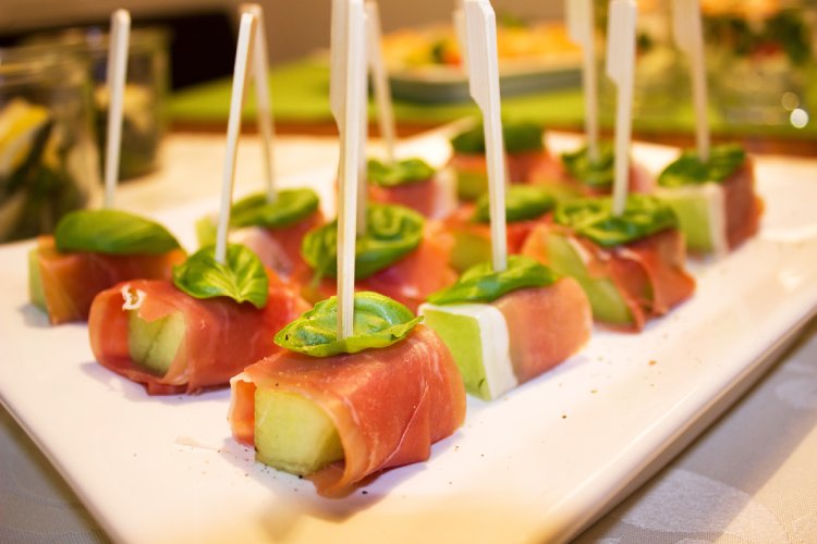 refrigerated buffet salad bar 