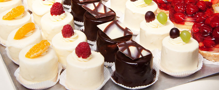 petites patisseries individuelles à stocker idealement dans une vitrine réfrigérée